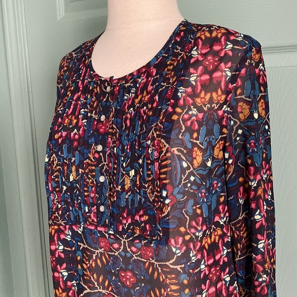 🌿CONVERSE sheer floral blouse with pleating detail and half button front - Picture 2 of 13